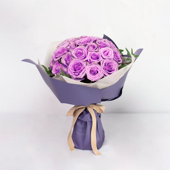 purple roses bouquet